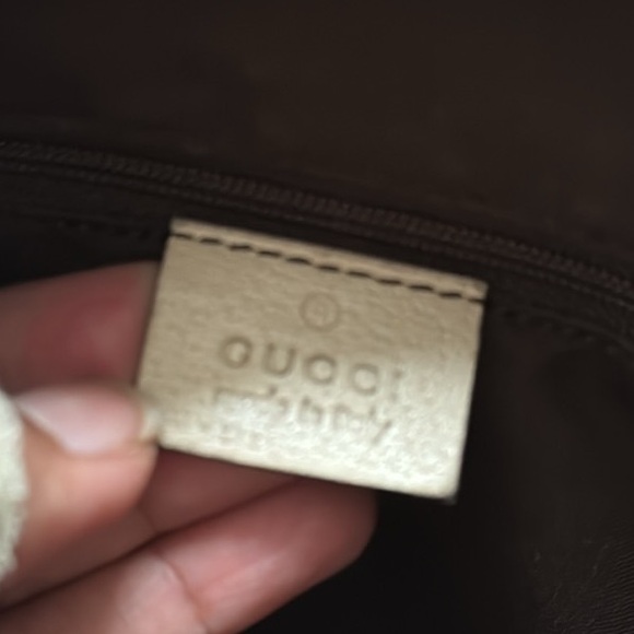 (SOLD)GUCCI Beige GG Canvas and Leather Abbey D-Ring Hobo - Picture 11 of 12